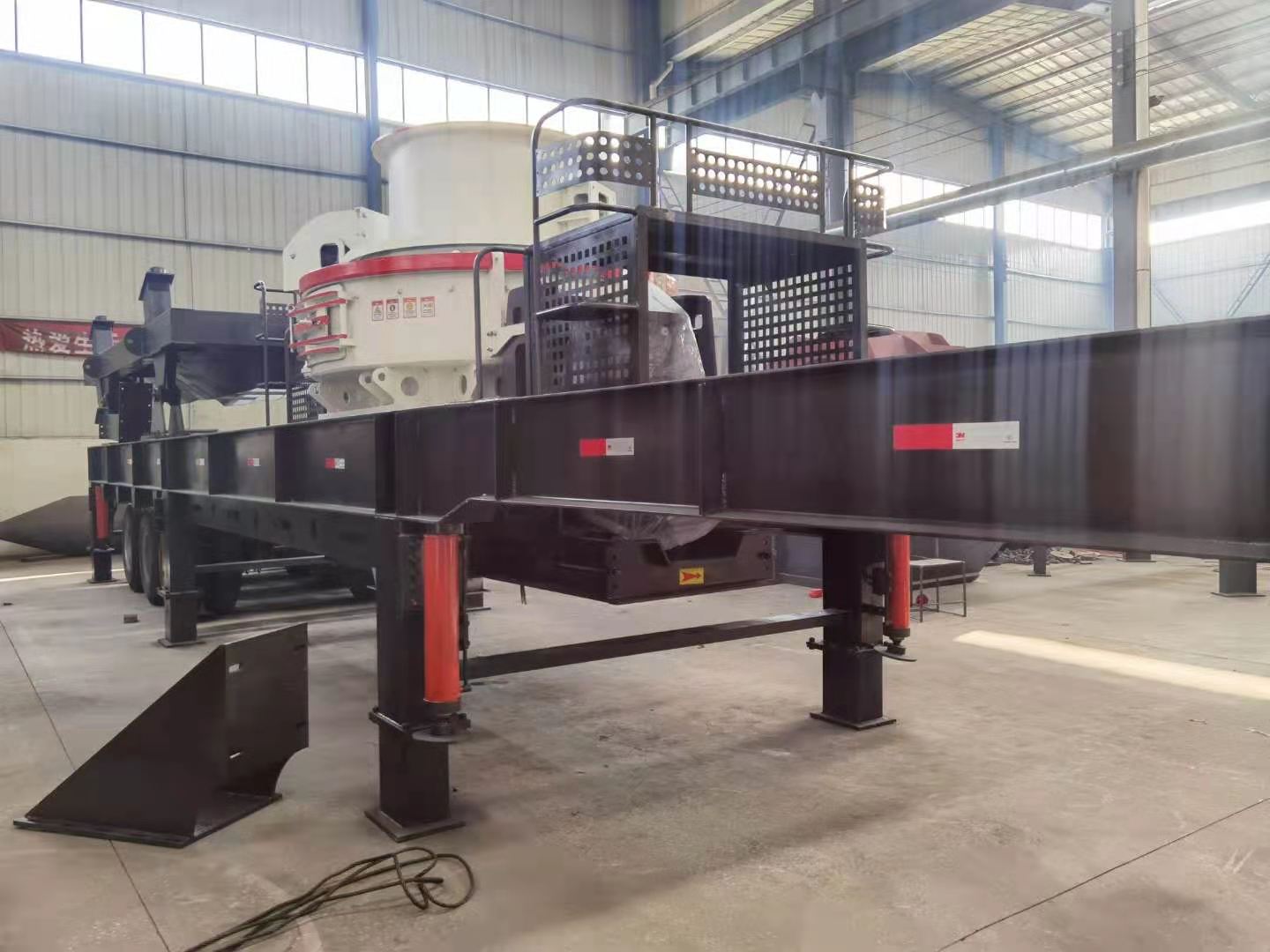 Impact mobile crushing station