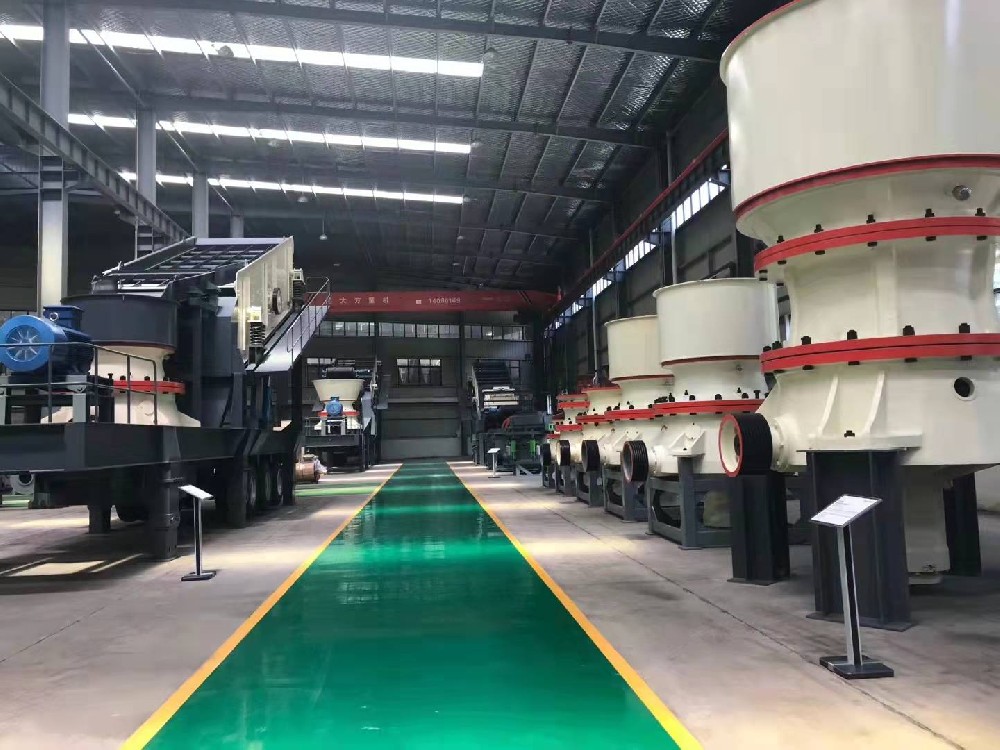 Conical mobile crushing station